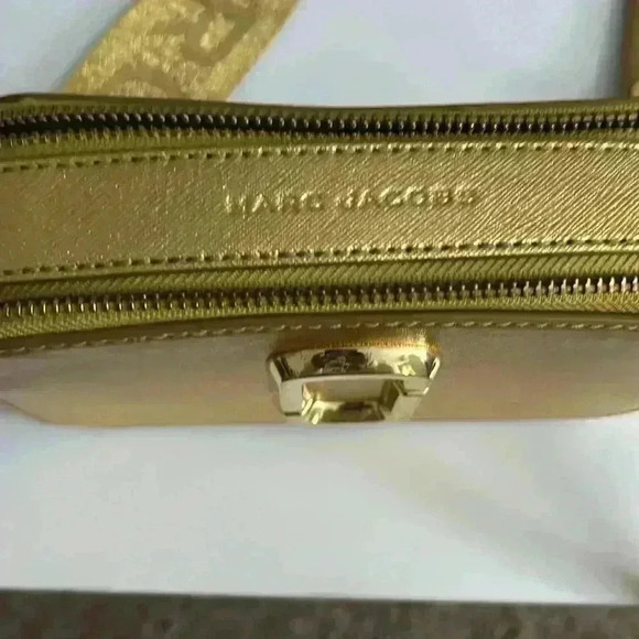 Excellent used condition rare all gold Marc Jacobs Crossbody bag purse - Picture 3 of 9
